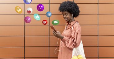 concept-de-marketing-des-medias-sociaux-pour-le-marketing-avec-des-applications (1)